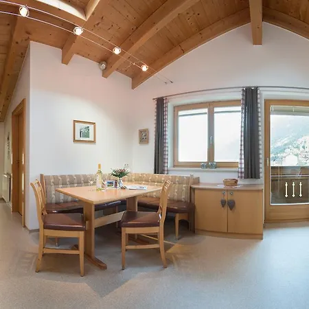 Pensionat Haus Fernblick 3*